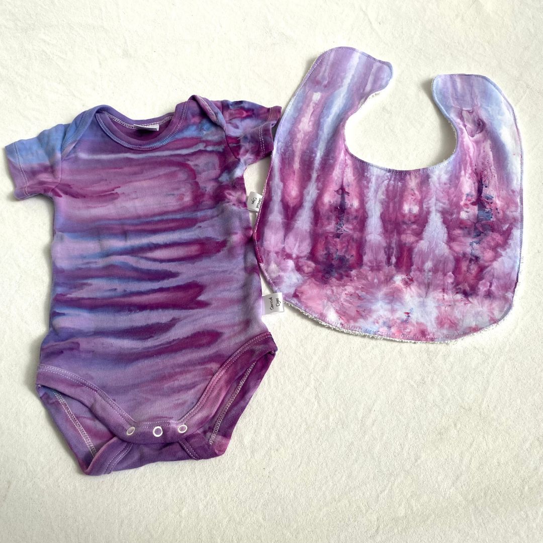 Size 0 -  Baby onesie + bib - Purple Waterfall