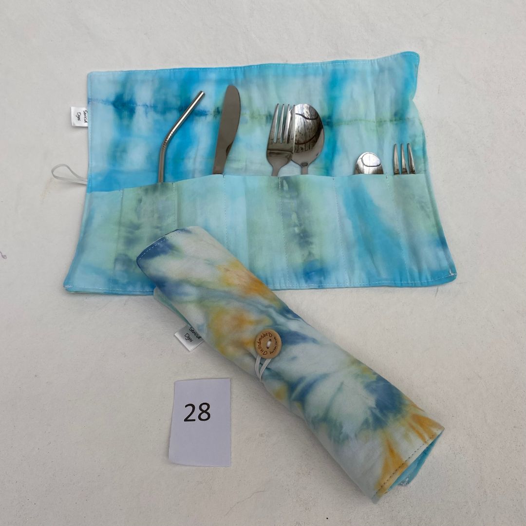 # 28 Cutlery Roll + Utensils