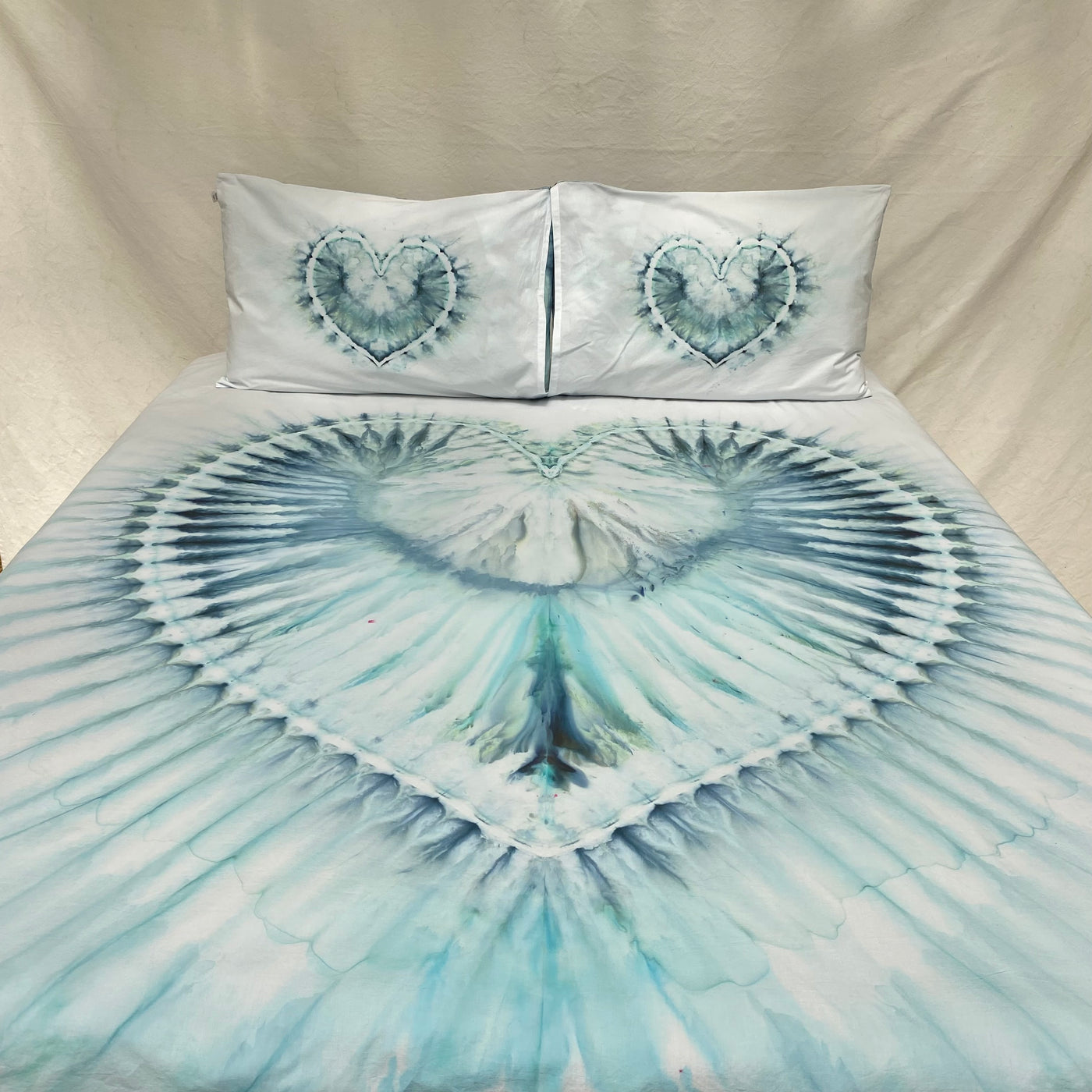 Happy Hearts| Hand dyed throw set