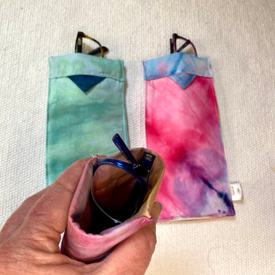 #37 Tie Dye Glasses Case - Indigo marble with gold tab