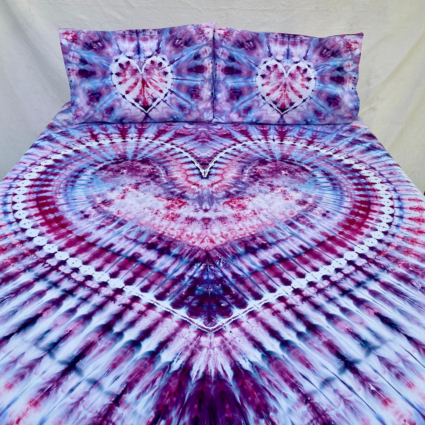 Tie Dye Heart Throw Set