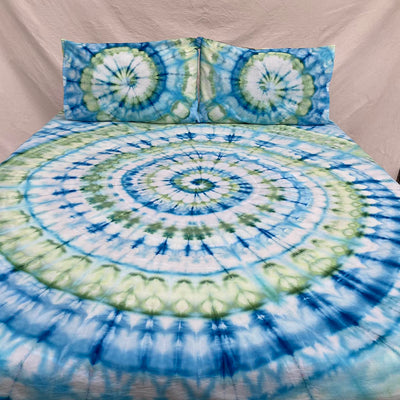 Spiral tie dyed throw set