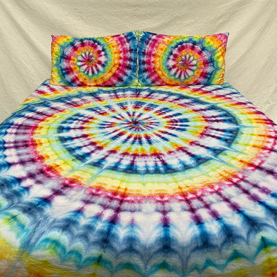 Spiral tie dyed throw set