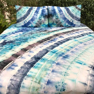 Ripple tie dyed throw set