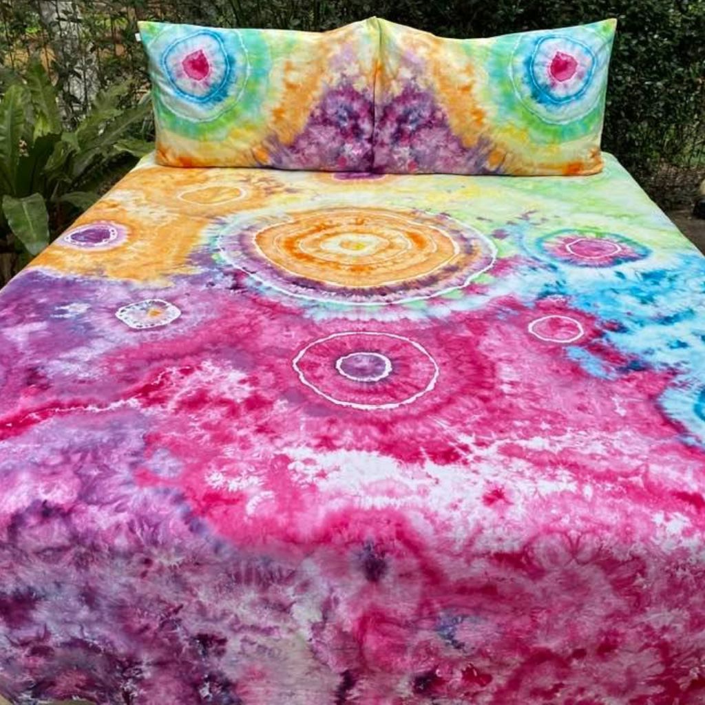 rainbow tie dye bedding with circles